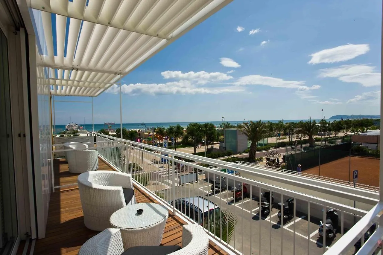Hotel Roma Риччоне 4*,